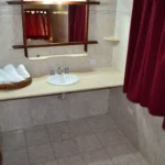 Prop.200-Cabañas rio quequen-Baño