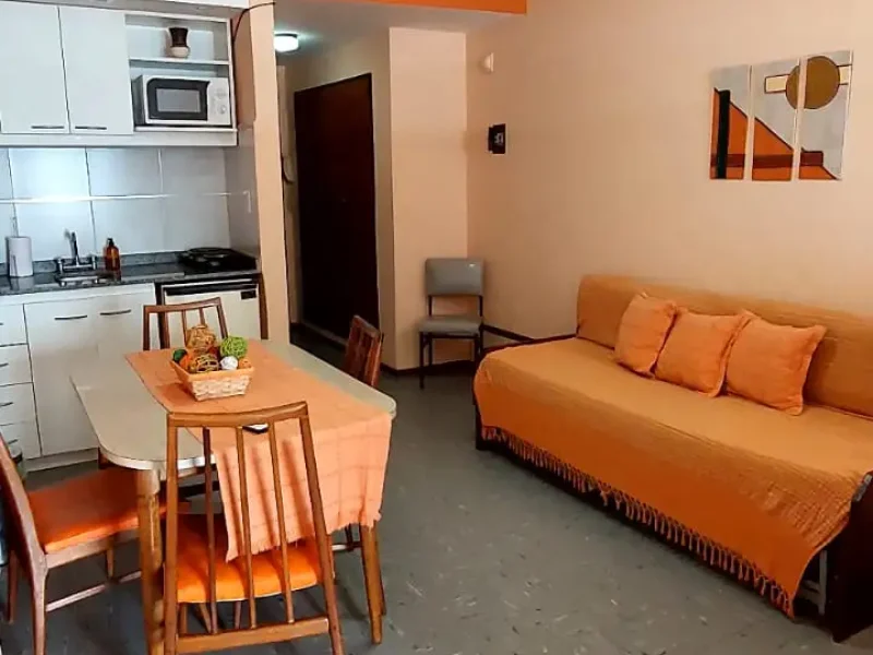 Prop.534-Monoambiente frente al mar -Living comedor